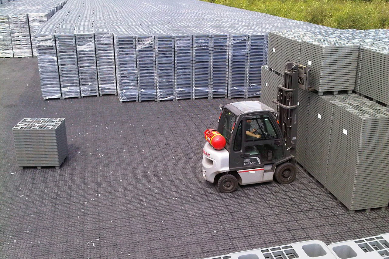 EcoGrid E50 Heavy Duty Ground Reinforcement Grid System - 330mm x 330mm x 50mm (7mmm Wall Thickness) - Image 4